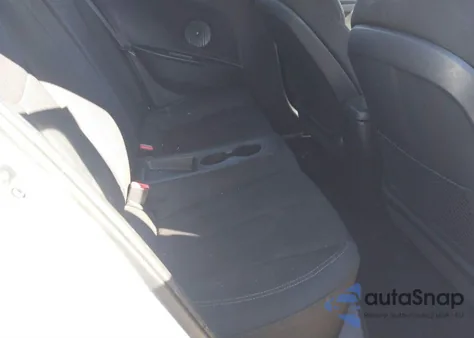 2016 Hyundai Veloster z USA, uszkodzony, nr VIN KMHTC6AD1GU288392